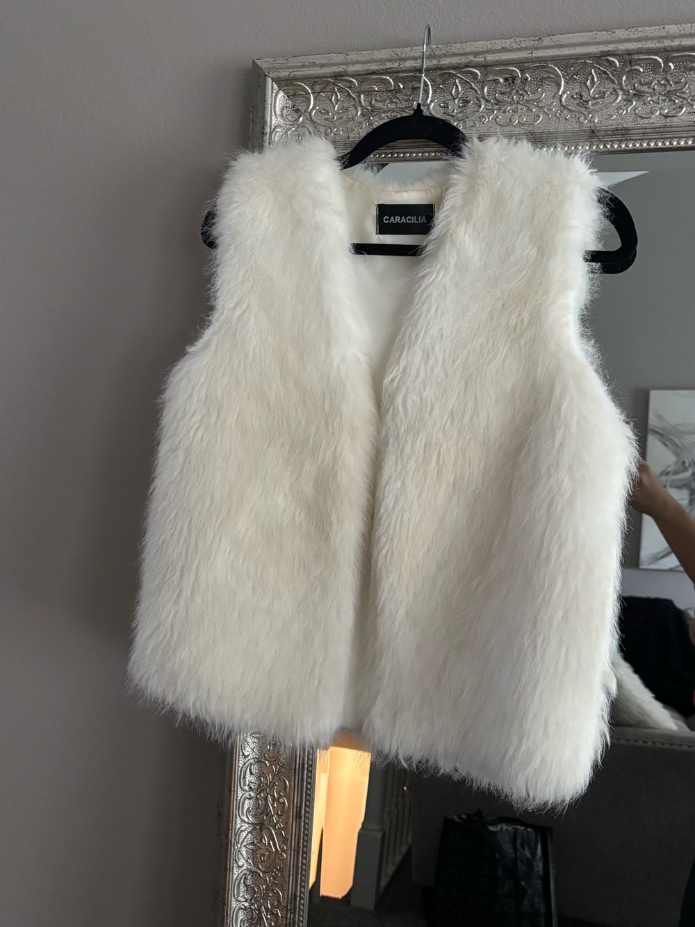 Women’s Small White Faux Fur Vest